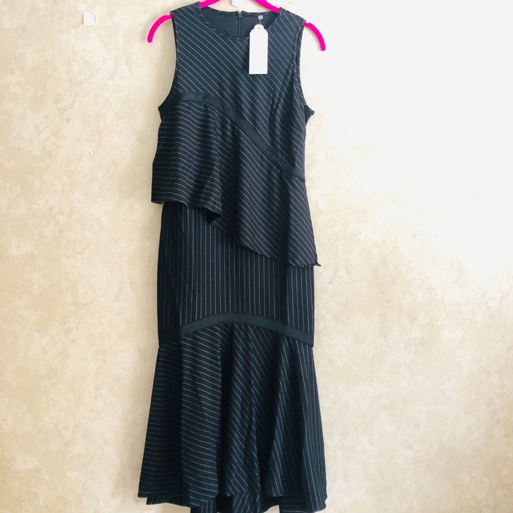 Queenus women’s long black flare dress size M